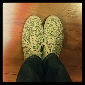 Canvas shoes floral avalable in may